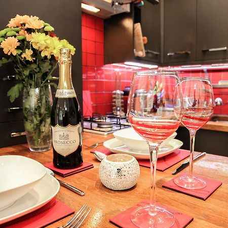 شقة Chic & Bright Flat Near Holyrood Park إدنبرة الغرفة الصورة