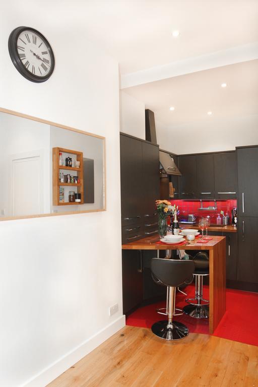 شقة Chic & Bright Flat Near Holyrood Park إدنبرة الغرفة الصورة